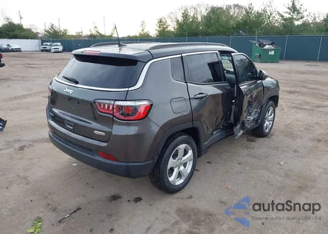 2018 Jeep Compass Latitude 4X4 from USA, damaged, VIN 3C4NJDBB9JT142781